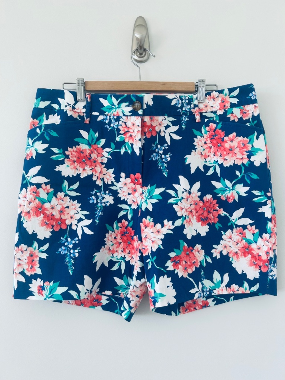 Lands' Ends Cotton Mid Rise Shorts Mid Feminine Blue Peach Floral Size 16 EUC